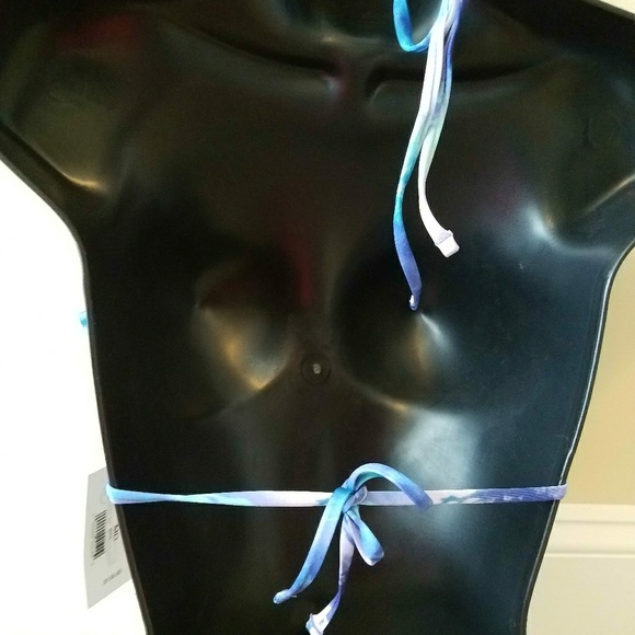 Sale!!!Beach Bunny Bikini Top Ruffle Medium - Picture 3 of 4